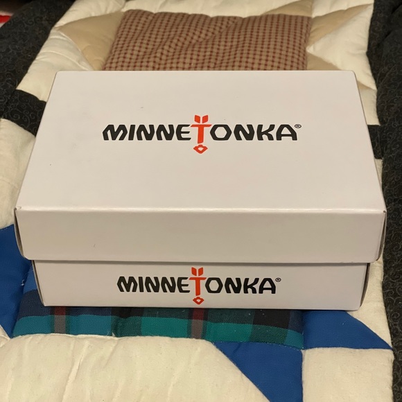 Minnetonka suede infant shoes - Picture 6 of 7